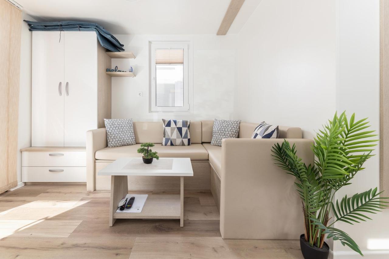 Floating Sea House Gong Apartment