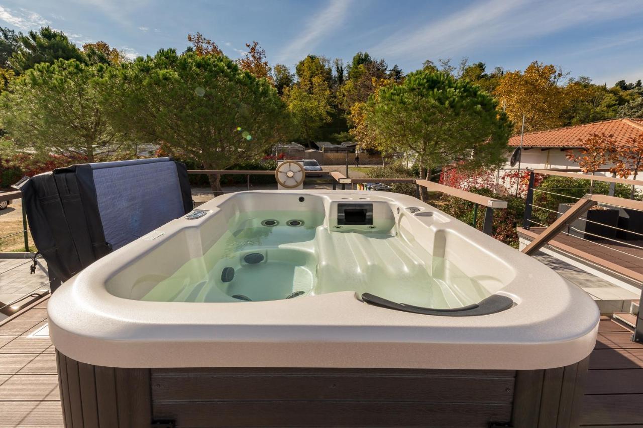 Apartment Floating Sea House Gong *