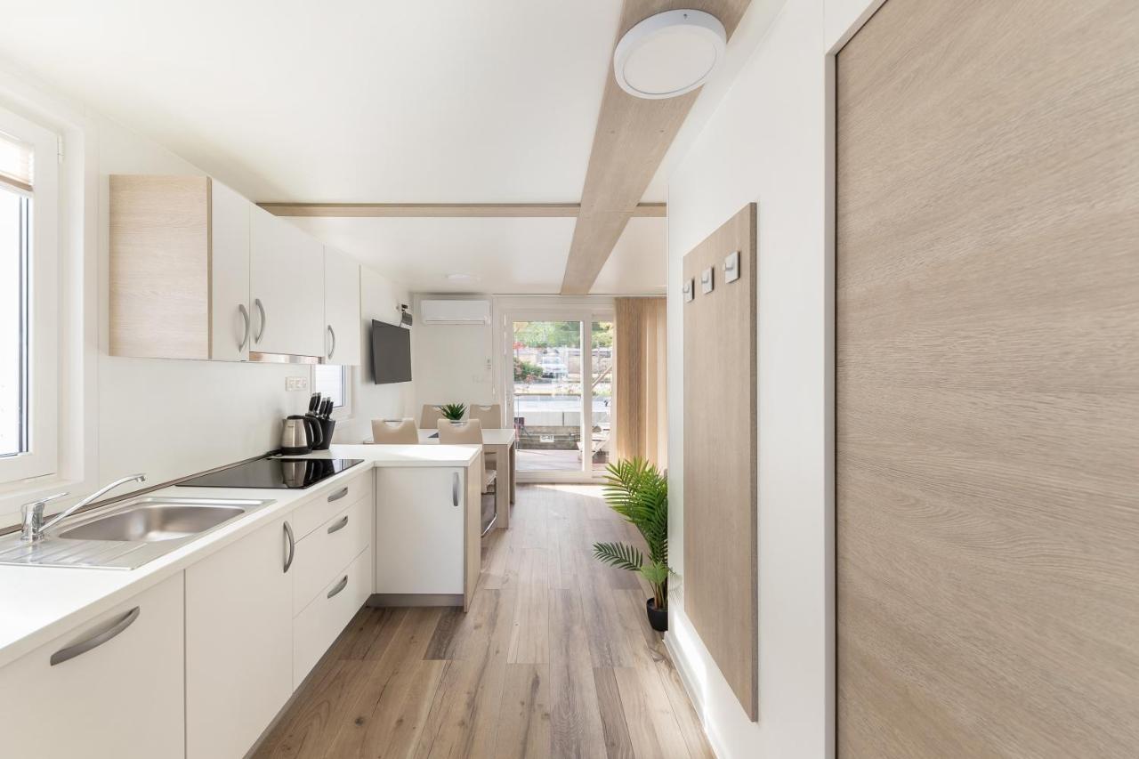 Apartment Floating Sea House Gong